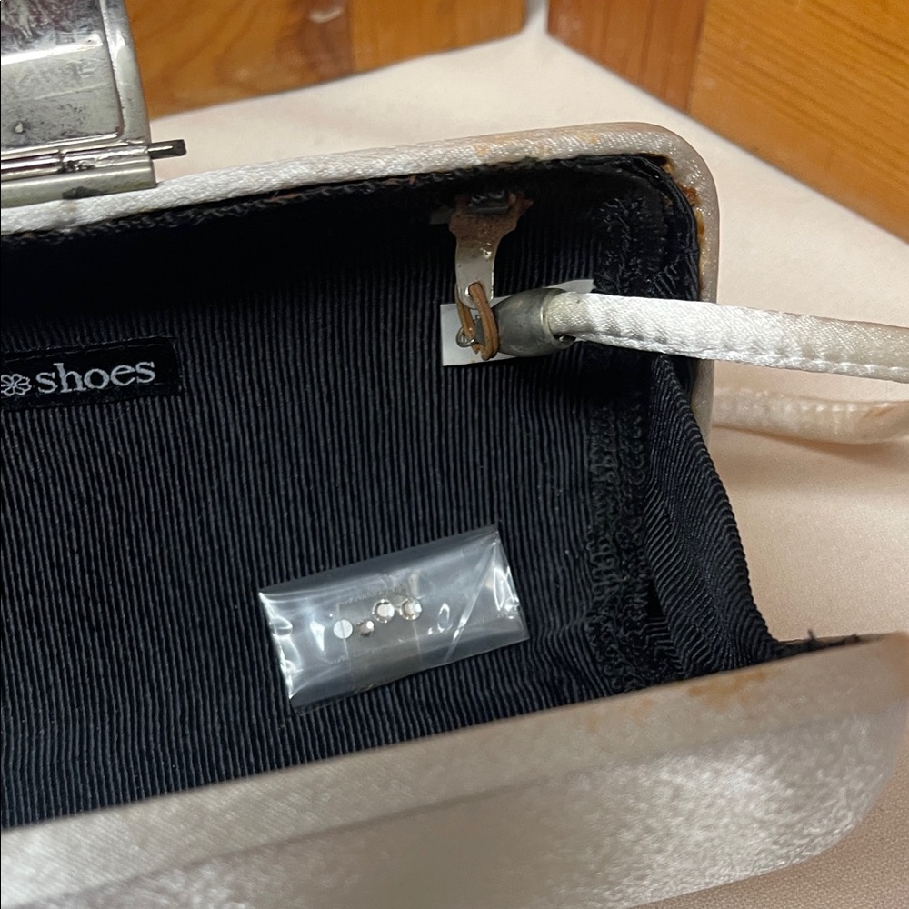 Vintage Cream Satin Clutch Bag - Picture 8 of 16